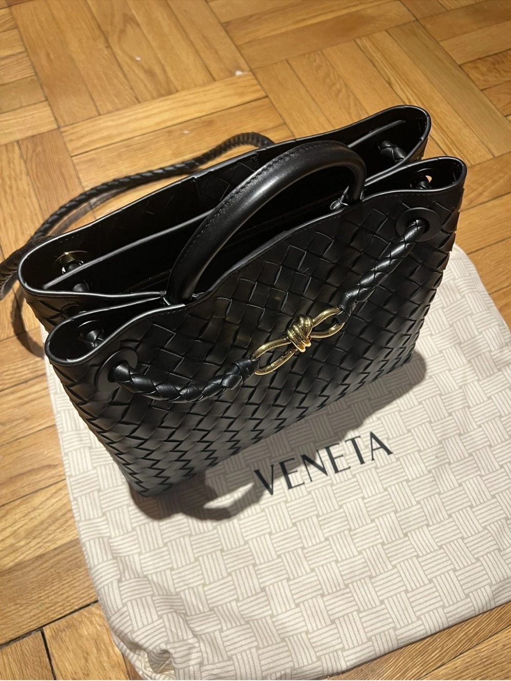 Bottega Veneta Andiamo Medium Black leather bag - Picture 2 of 13